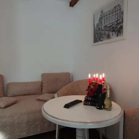 Ave Unirii Parlament Aparthotel 3*